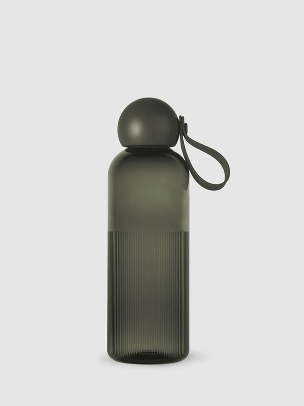 ture de leau en bouteille sagaforms vert