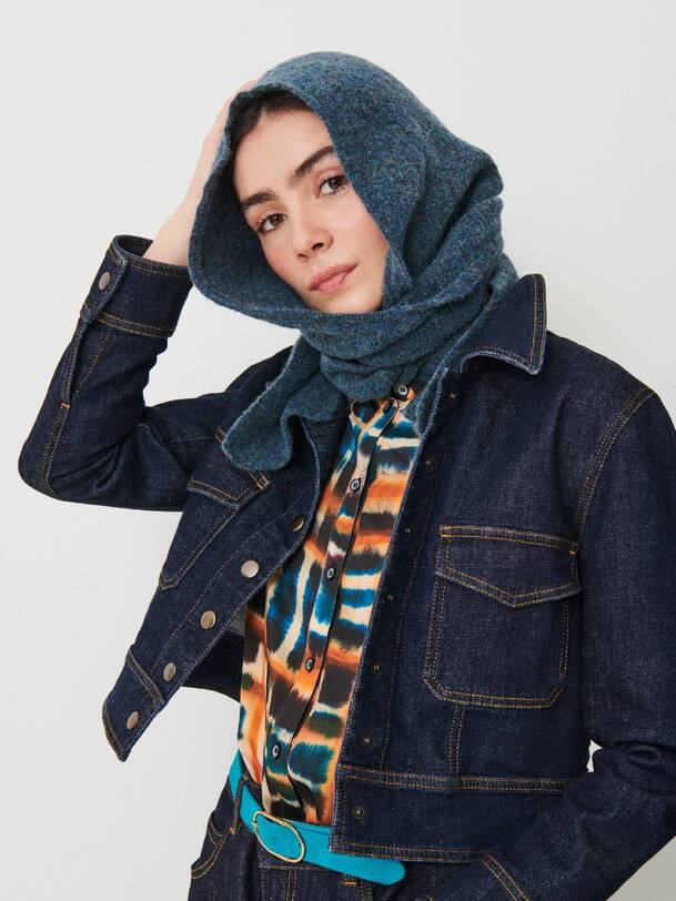 ophélie foulard à létranger