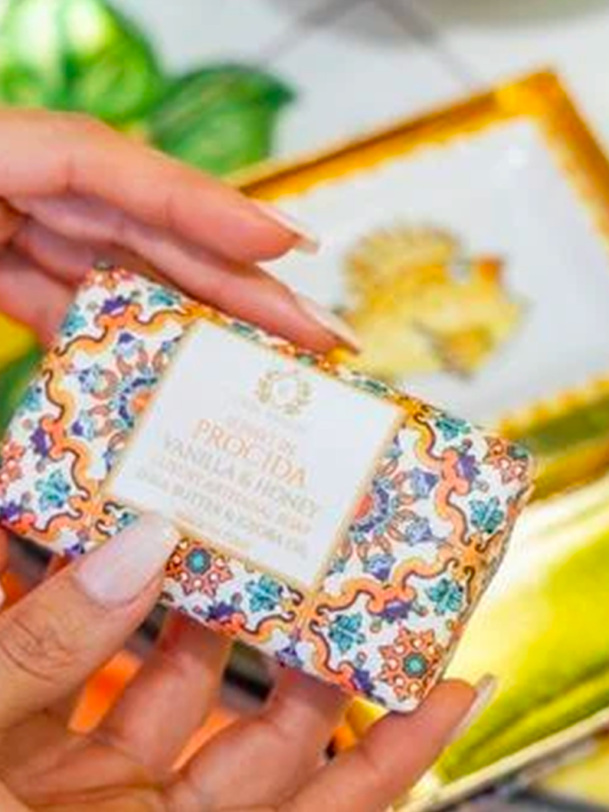 savon coucher du soleil à procida - casa amalfi orange