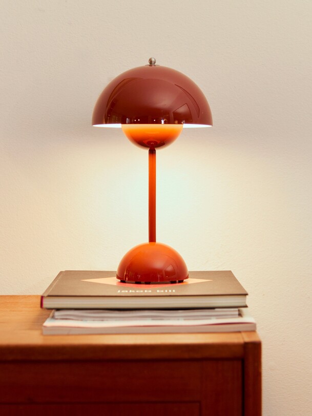 vermillon pot de fleurs lampe nomade ebene
