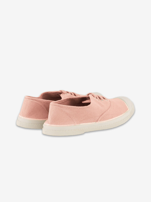 femme lacets tennis rose clair